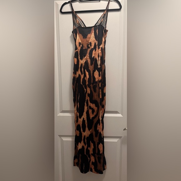 Pretty Little Thing Leopard Satin Maxi Dress - Picture 4 of 7